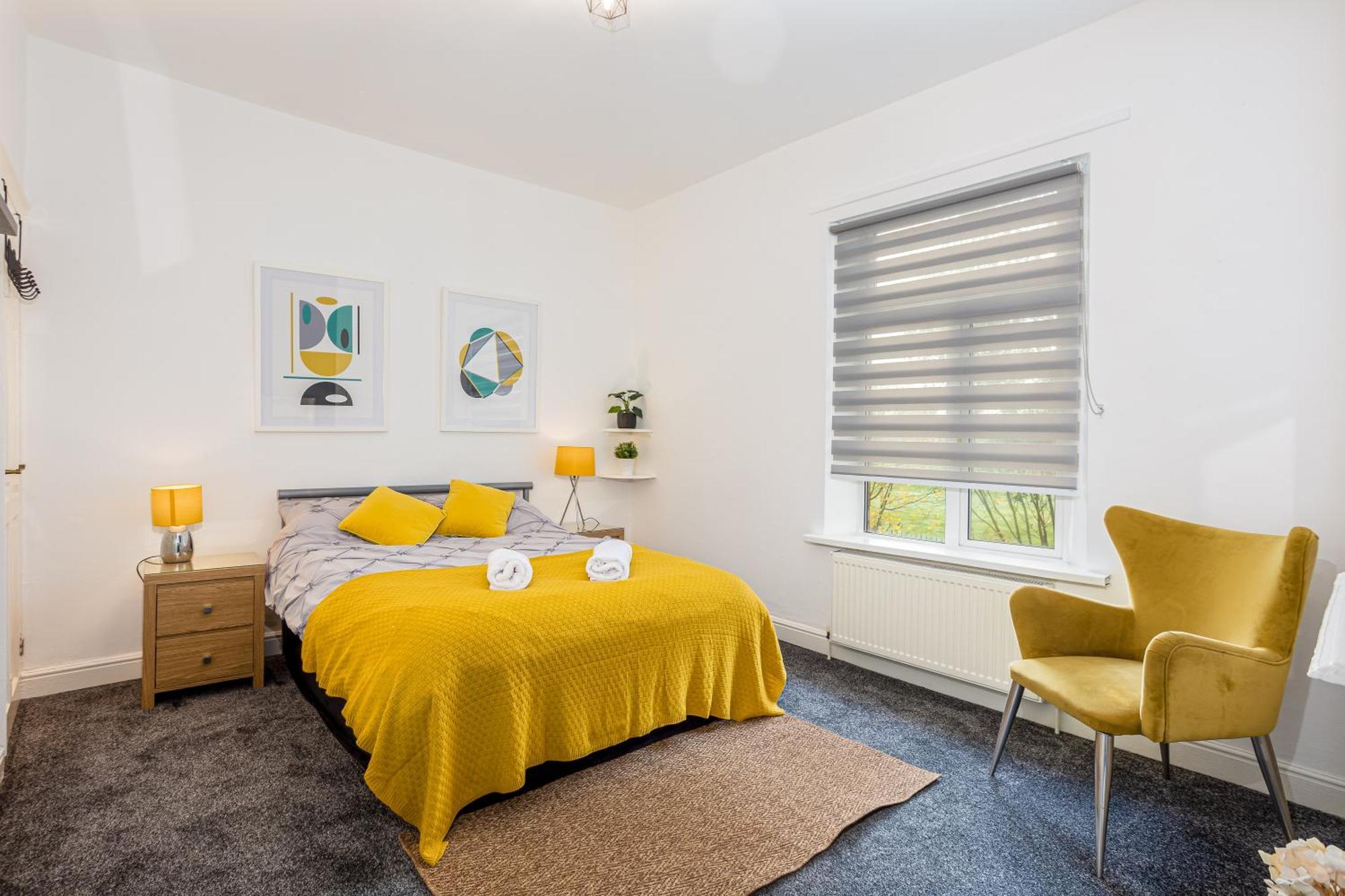 Coronation House By Yourstays - 3 Bedroom House In Newcastle-Under-Lyme Stoke-on-Trent المظهر الخارجي الصورة