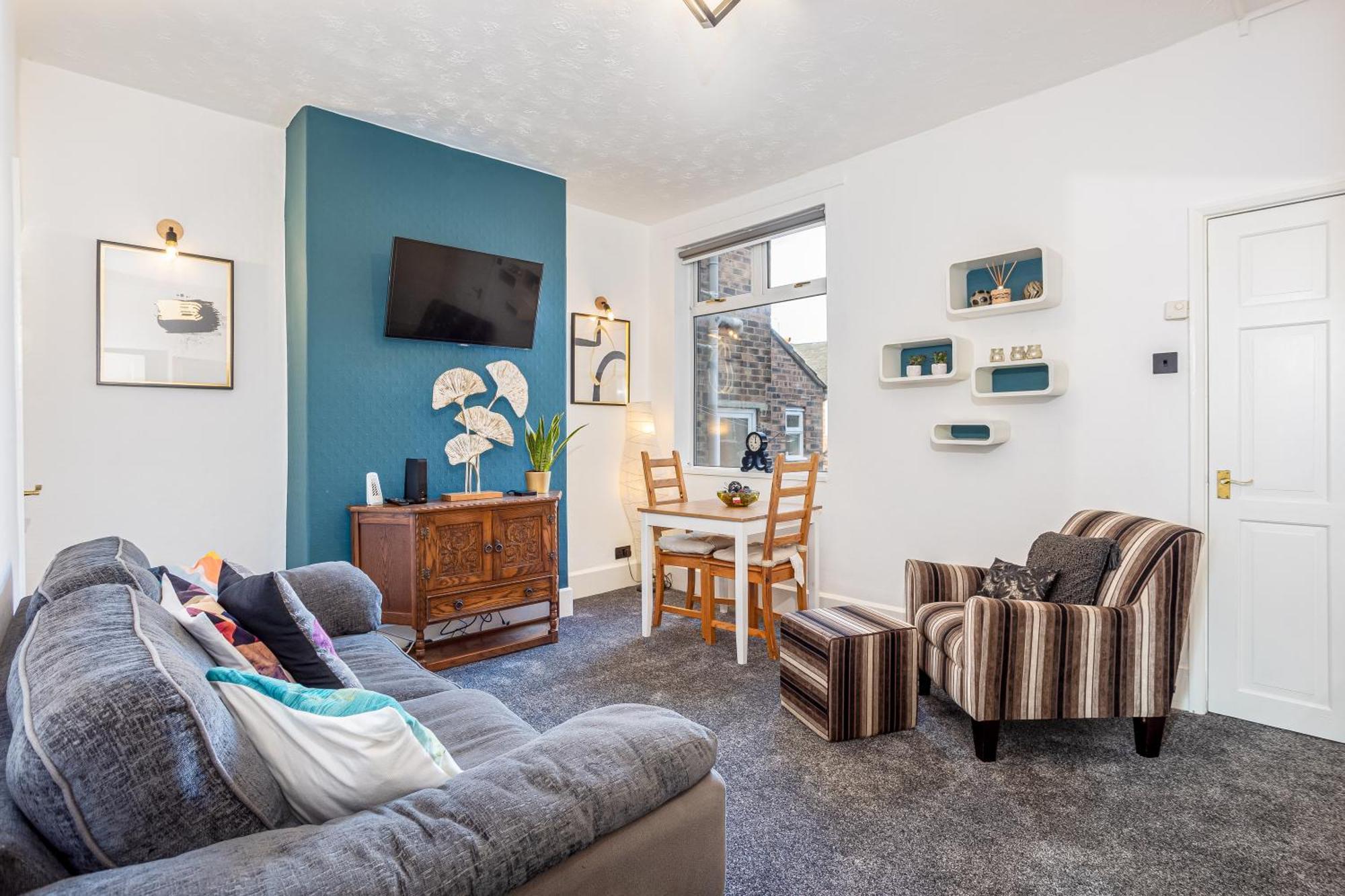 Coronation House By Yourstays - 3 Bedroom House In Newcastle-Under-Lyme Stoke-on-Trent المظهر الخارجي الصورة