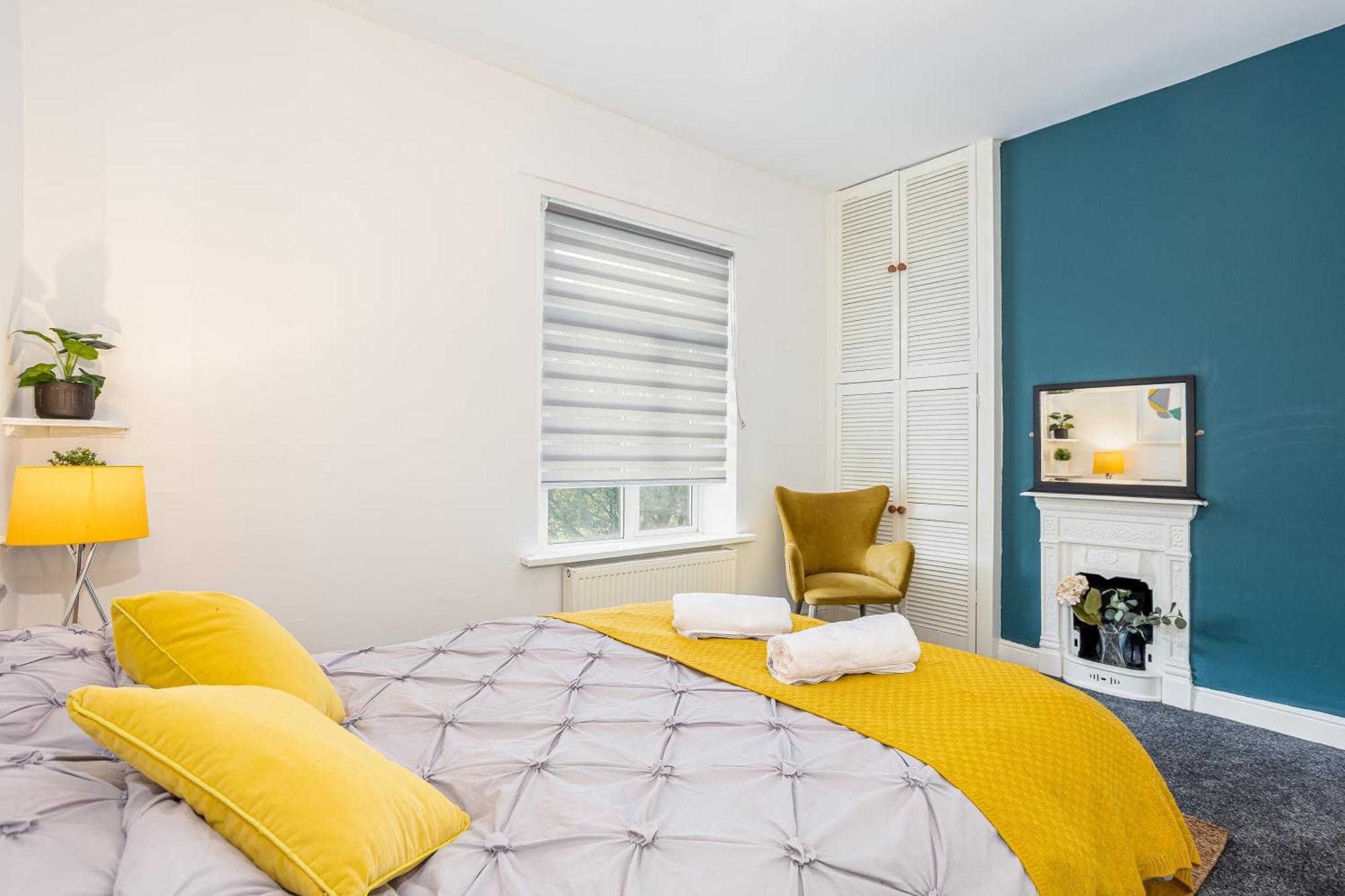 Coronation House By Yourstays - 3 Bedroom House In Newcastle-Under-Lyme Stoke-on-Trent المظهر الخارجي الصورة