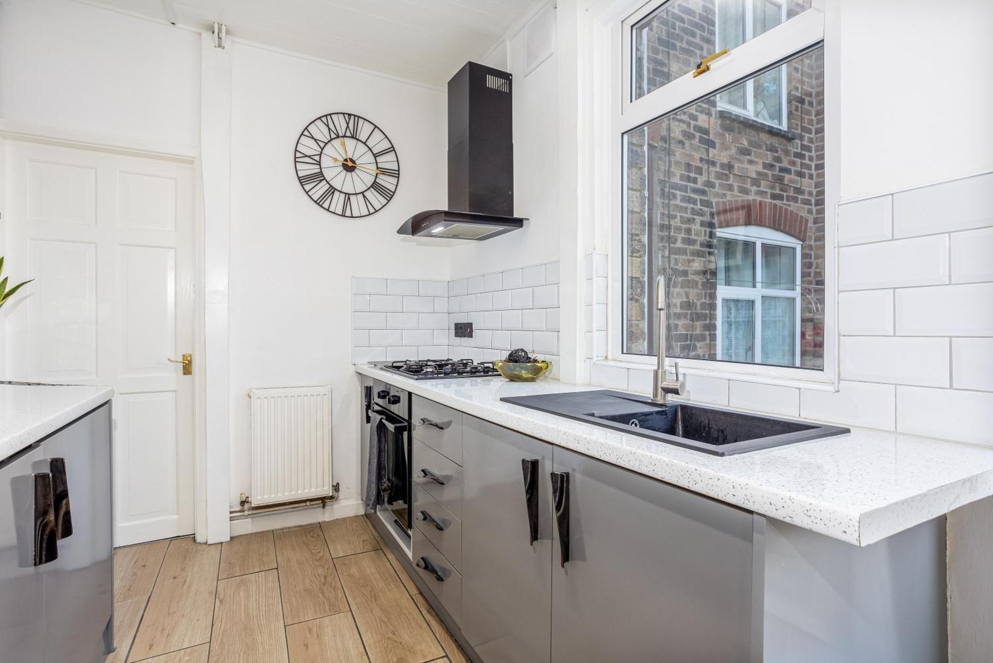 Coronation House By Yourstays - 3 Bedroom House In Newcastle-Under-Lyme Stoke-on-Trent المظهر الخارجي الصورة